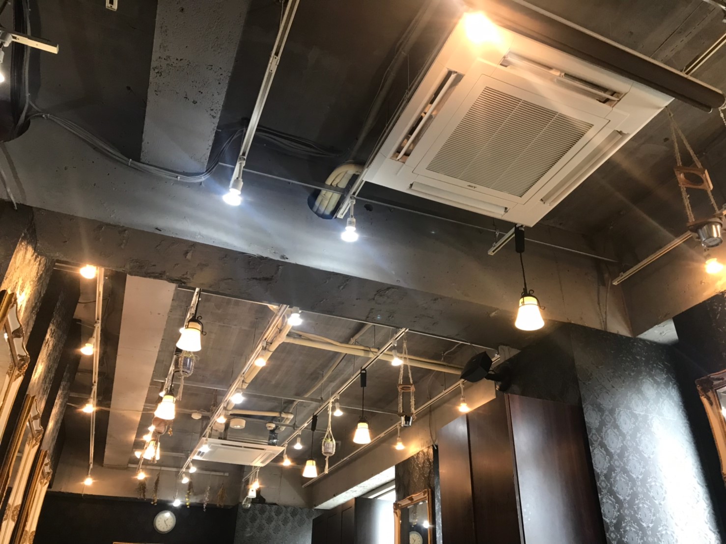 江戸川区美容室エアコン新規設置の画像