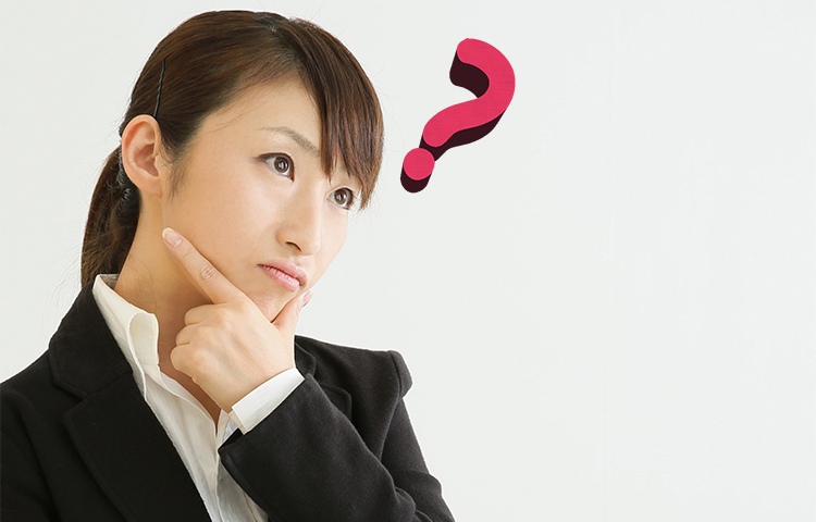 悩む女性